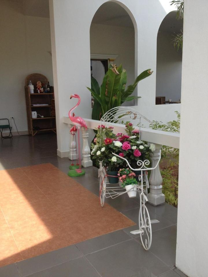 Thai Castle Resort Ban Thap Sila Exterior photo